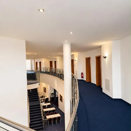 Hotell Belmondo Leipzig Airport By Mayburgh 4*