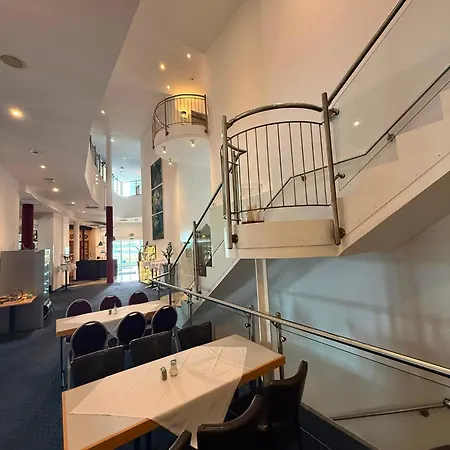 Hotell Belmondo Leipzig Airport By Mayburgh 4*